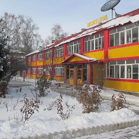 Otel Issyk-Kul Каракол Екстериор снимка