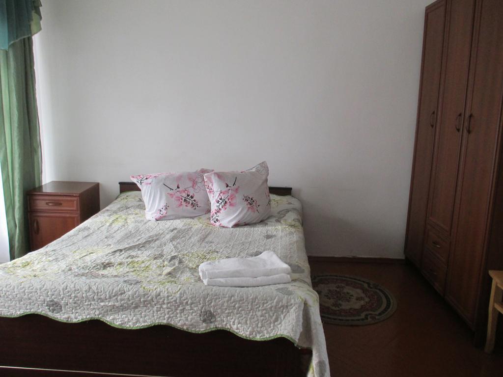 Otel Issyk-Kul Каракол Екстериор снимка