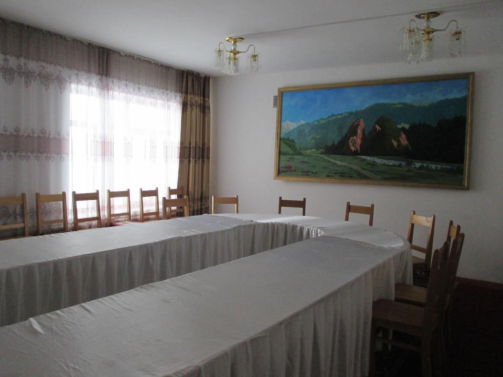 Otel Issyk-Kul Каракол Екстериор снимка