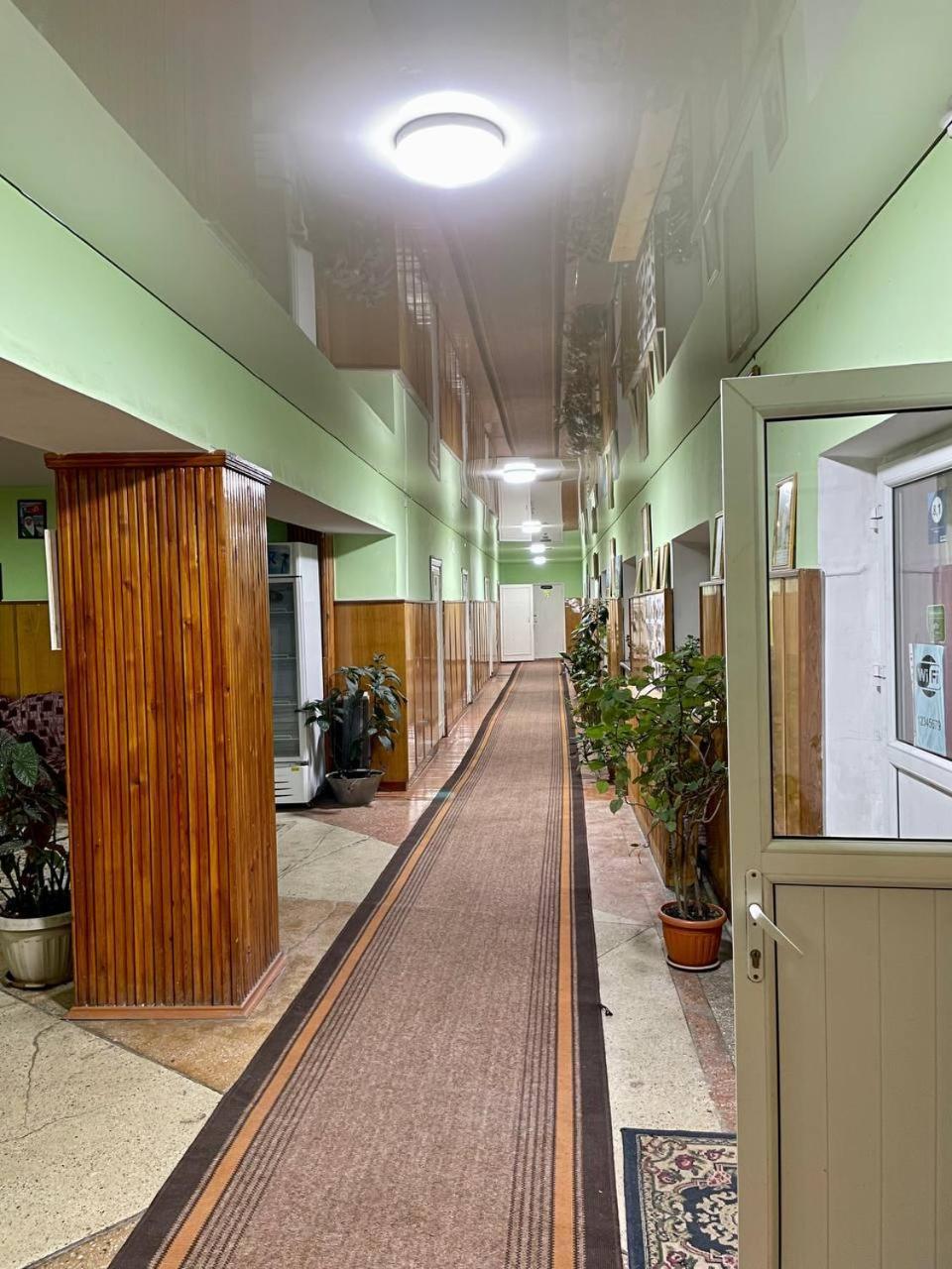 Otel Issyk-Kul Каракол Екстериор снимка