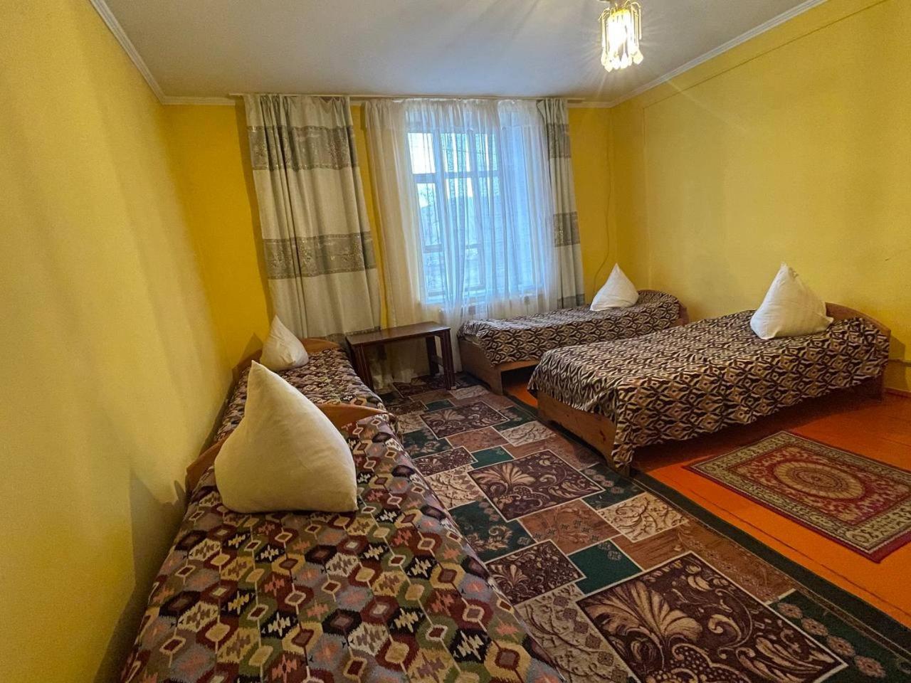 Otel Issyk-Kul Каракол Екстериор снимка