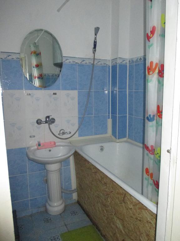 Otel Issyk-Kul Каракол Екстериор снимка