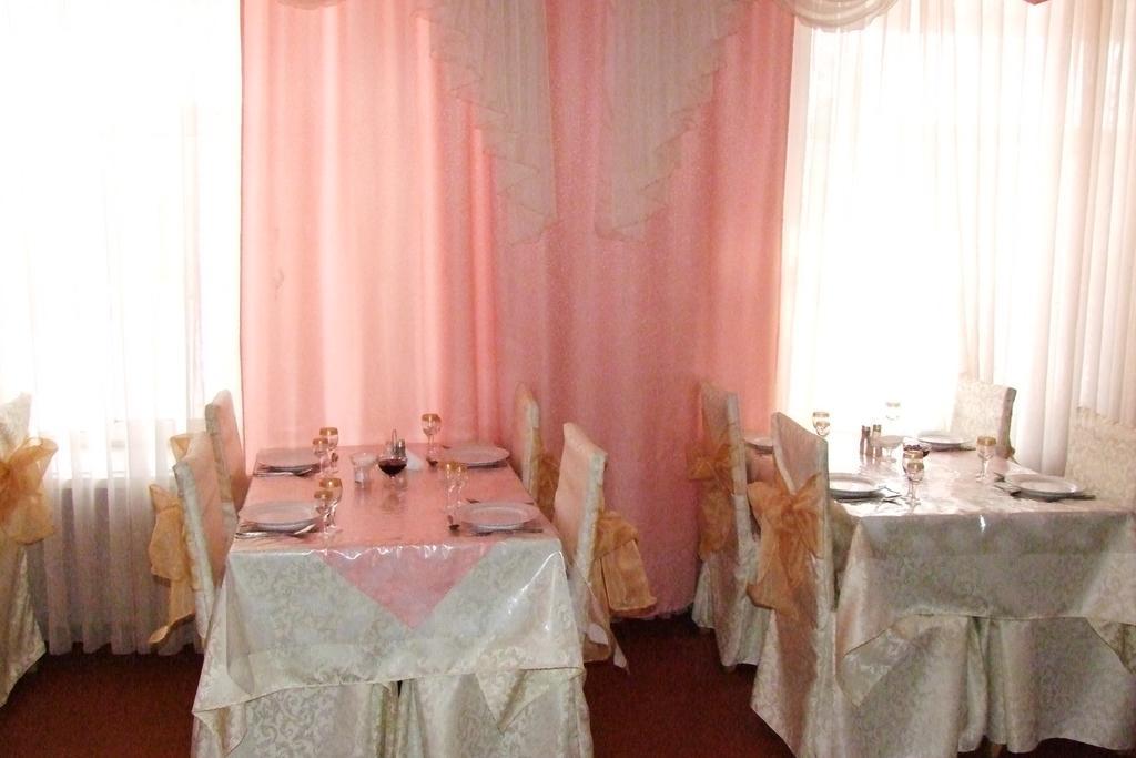 Otel Issyk-Kul Каракол Екстериор снимка