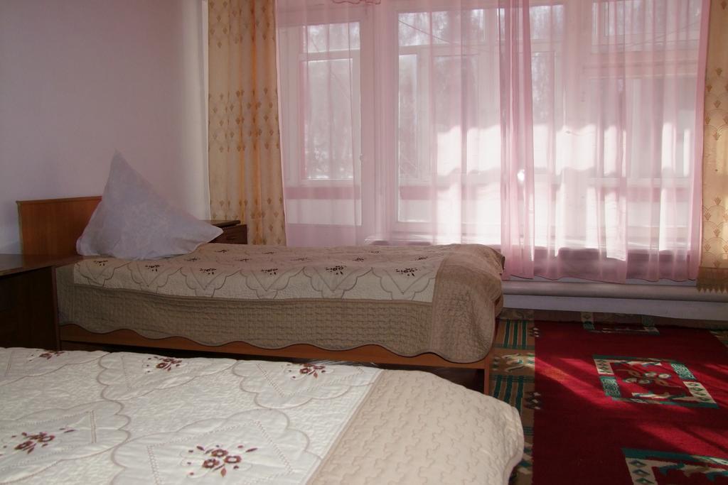 Otel Issyk-Kul Каракол Екстериор снимка