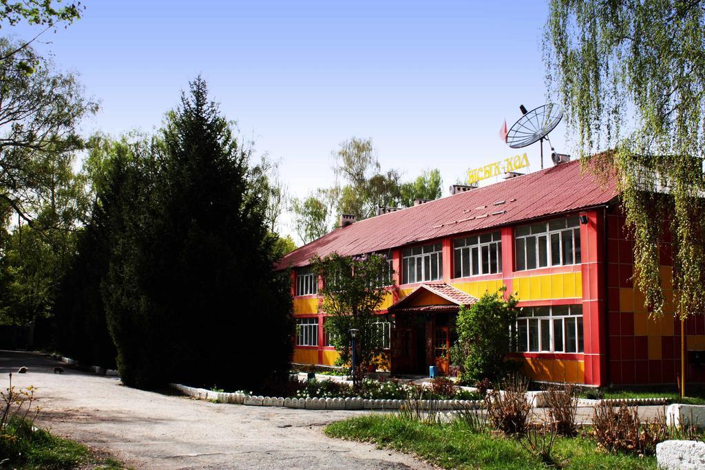 Otel Issyk-Kul Каракол Екстериор снимка