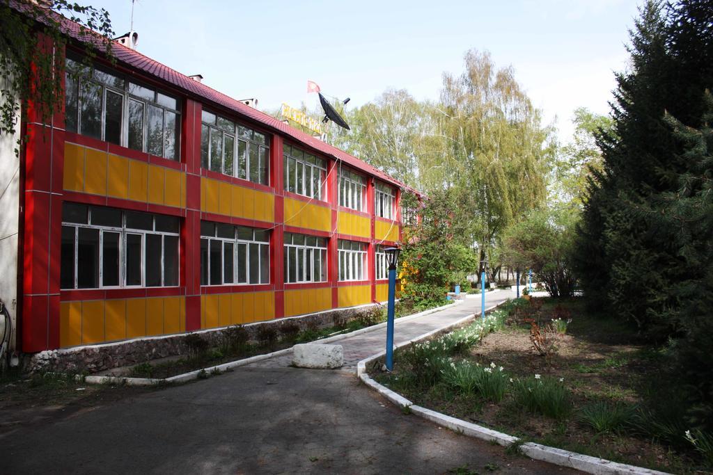 Otel Issyk-Kul Каракол Екстериор снимка