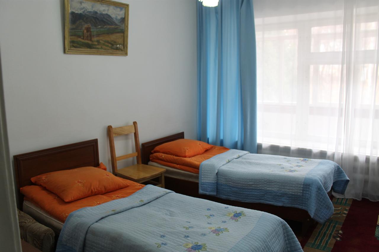 Otel Issyk-Kul Каракол Екстериор снимка