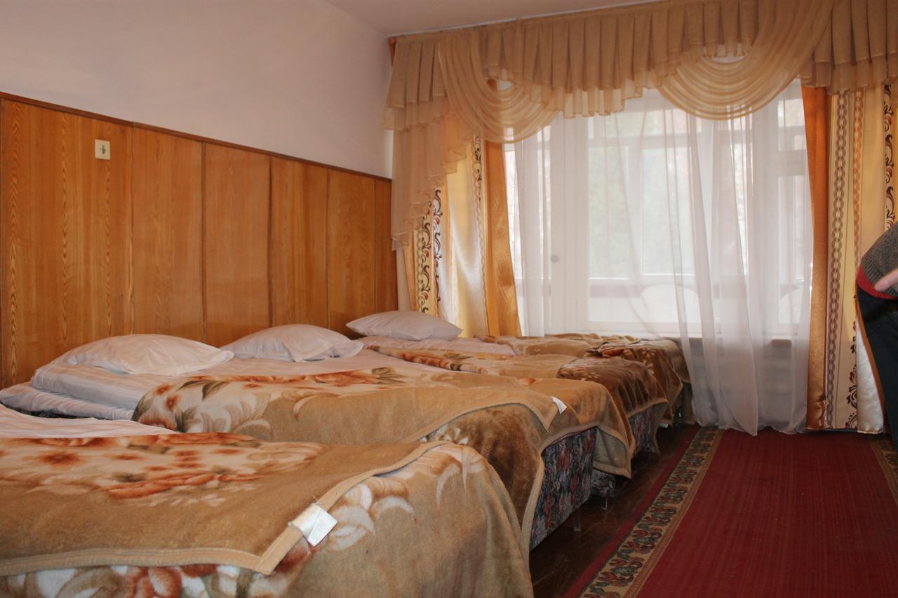 Otel Issyk-Kul Каракол Екстериор снимка